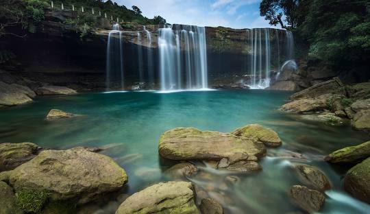 6-Day Assam & Meghalaya Experience: Waterfalls, Root Bridges, Road Trip and Cultural Riches