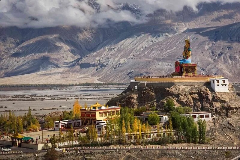 05 nights 06 days tour packages for Leh and Ladakh