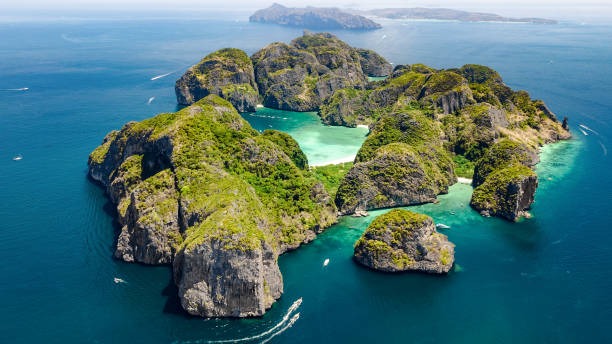 Thailand Awaits: A Journey Through Its Most Beautiful Destinations