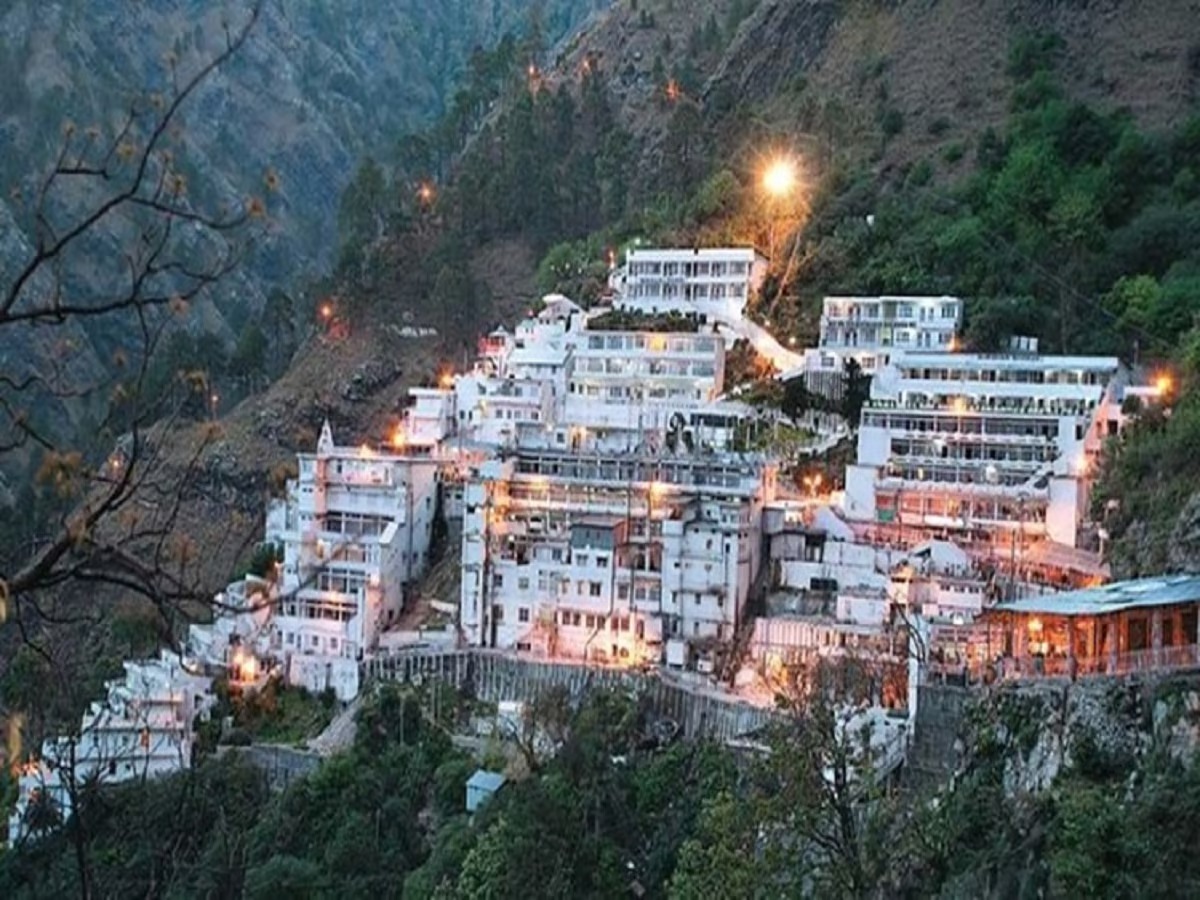 Vaishno Devi Dalhousie Dharamshala Amritsar tour package for 7 Nights 8 Days