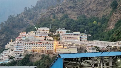 3-Day Spiritual Retreat: Vaishno Devi Package