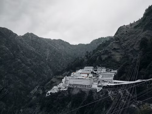 3-Day Spiritual Retreat: Vaishno Devi Package