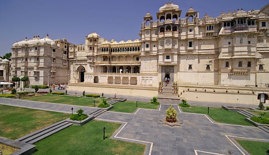 Jaisalmer Jodhpur Ranakpur Udaipur tour package for 6 Nights 7 Days