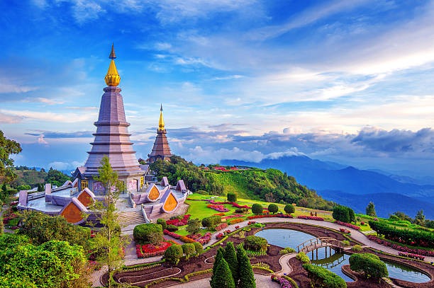 Discover Thailand: An Enchanting 9-Day Journey Through Temples and Beaches